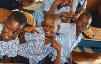Children with food in class